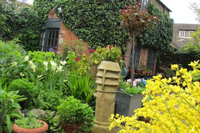 Oundle Cottage Breaks Thumbnail | Oundle - Northamptonshire | UK Tourism Online