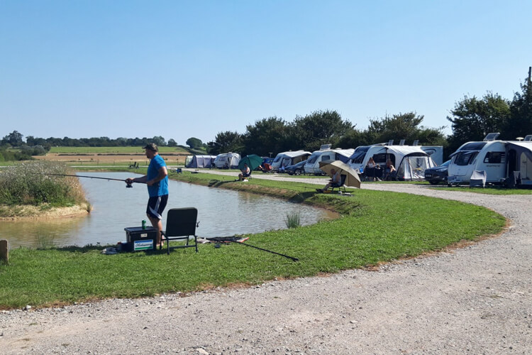 Janson Fishery Caravan & Camping - Image 2 - UK Tourism Online