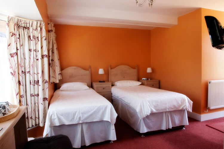 Old Warden Guest House - Image 2 - UK Tourism Online