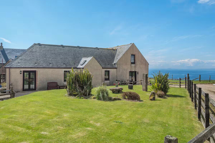 Shannochie Farm Cottages - Image 1 - UK Tourism Online