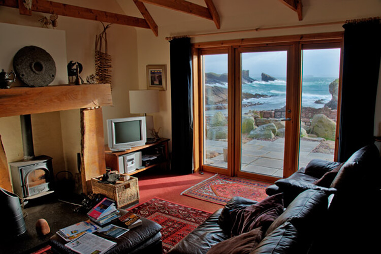 Clachtoll Cottage - Image 2 - UK Tourism Online