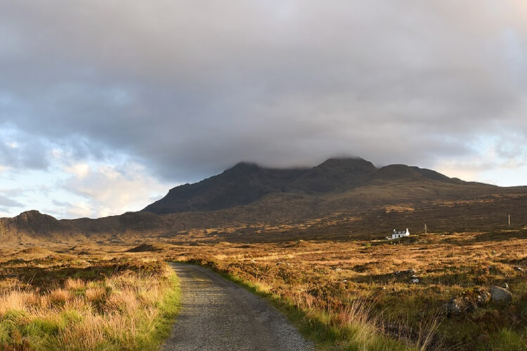 Glendrynoch Cottages - Image 1 - UK Tourism Online