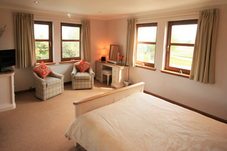 Ardmore Cottage - Image 4 - UK Tourism Online