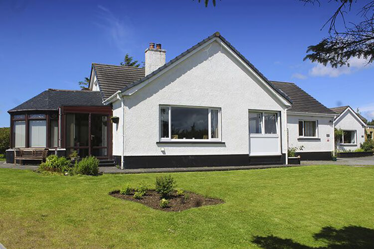 Ardmorn Holiday Accommodation - Image 1 - UK Tourism Online