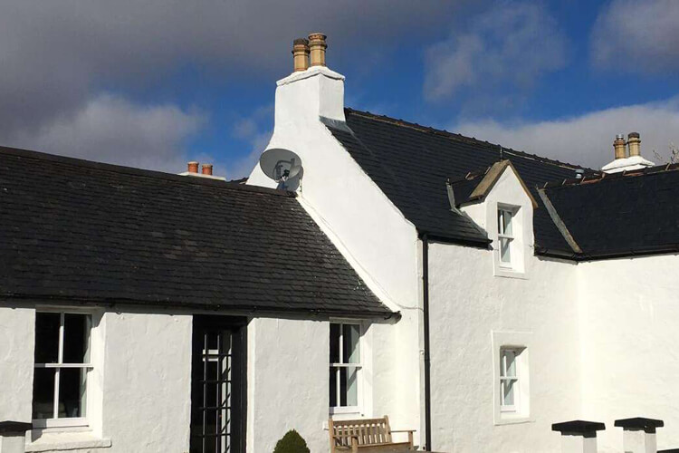 Roskhill House Guest House - Image 1 - UK Tourism Online