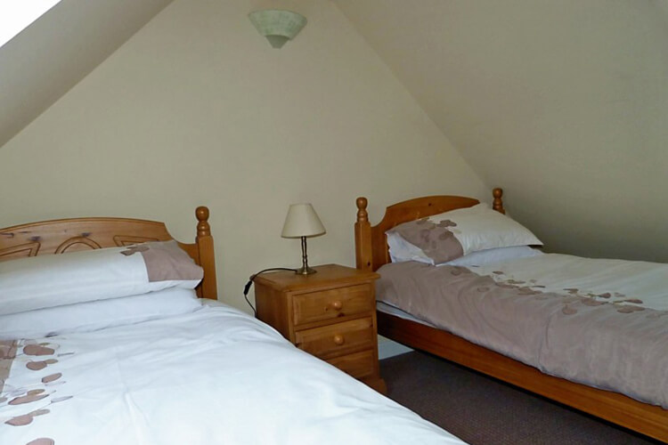 Tigh Beag Holiday Cottage - Image 2 - UK Tourism Online