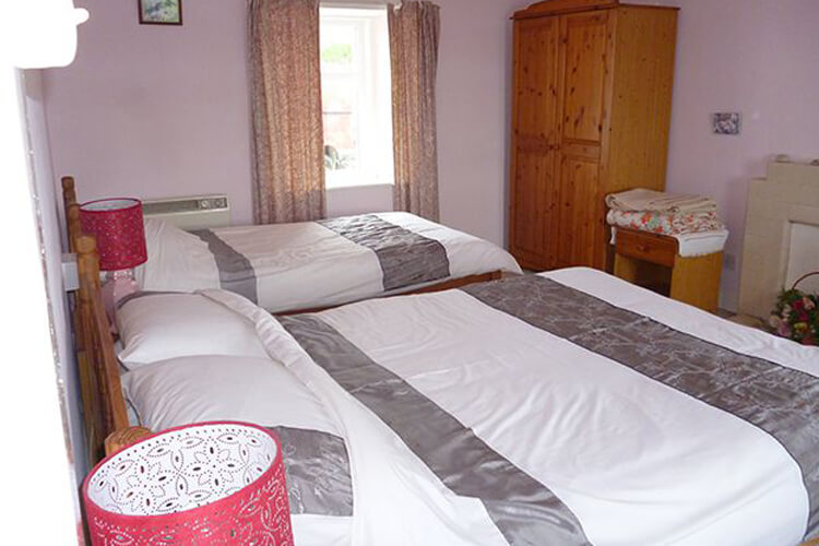 Onedin Cottage - Image 4 - UK Tourism Online