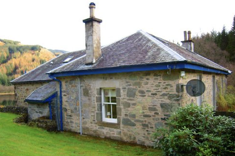 Loch Dhu Cottage - Image 1 - UK Tourism Online