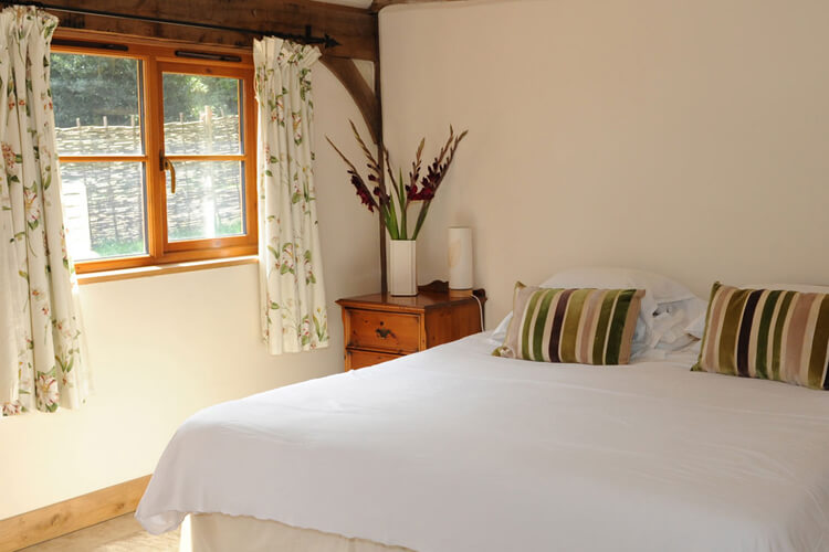 Derehams Farm Cottages - Image 2 - UK Tourism Online