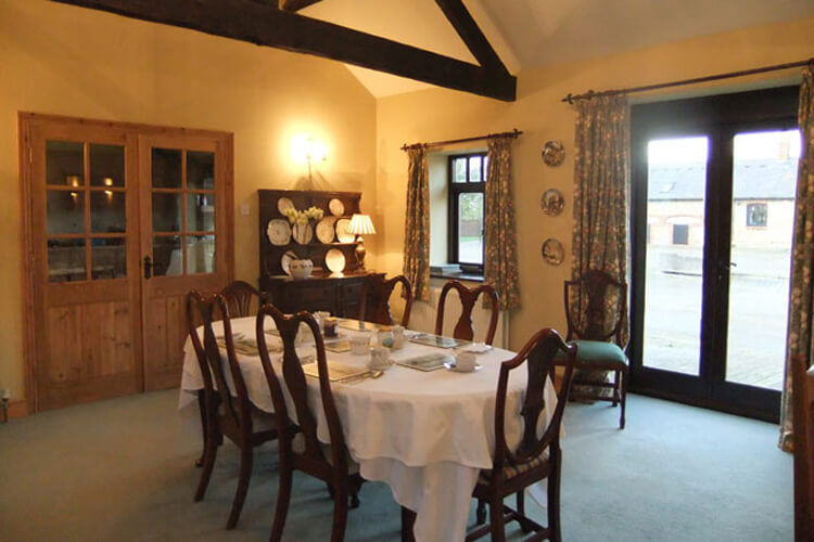 Spinney Lodge Farm - Image 5 - UK Tourism Online