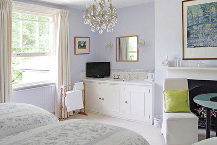 Holly Lodge Bed and Breakfast - Image 3 - UK Tourism Online