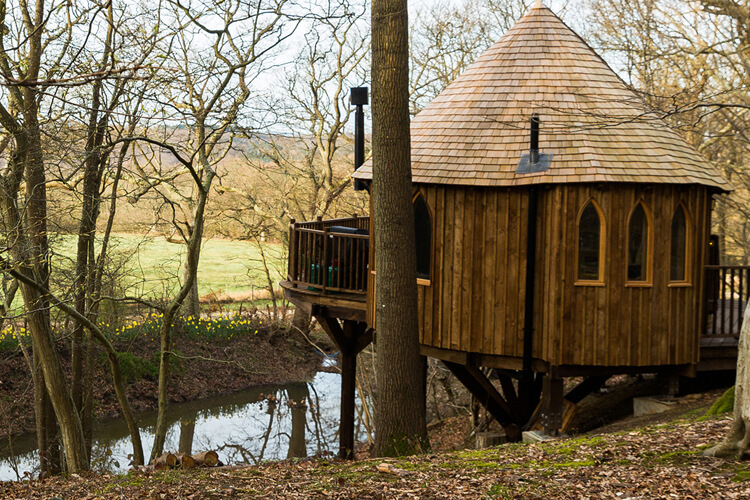 Hoots Treehouse - Image 1 - UK Tourism Online