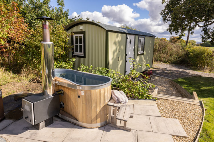 Red Kite Cottage & Abbey Farm Glamping - Image 3 - UK Tourism Online