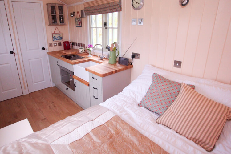 Red Kite Cottage & Abbey Farm Glamping - Image 4 - UK Tourism Online