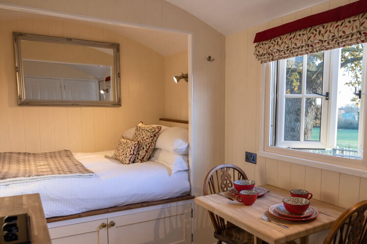 Red Kite Cottage & Abbey Farm Glamping - Image 5 - UK Tourism Online