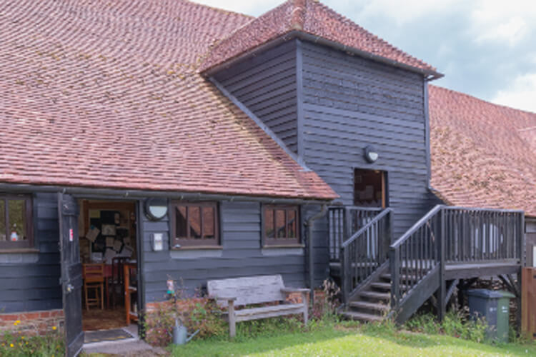 Puttenham Barn Bunkhouse - Image 1 - UK Tourism Online