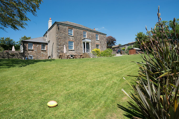 Court Farm Holidays - Image 1 - UK Tourism Online