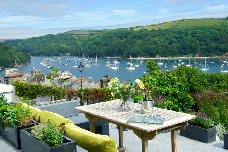 Fowey Cottages - Image 1 - UK Tourism Online