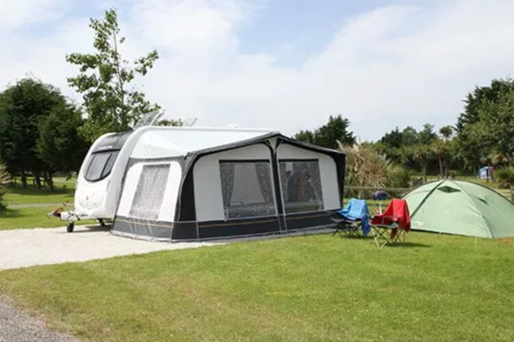 Perran Springs Holiday Park - Image 1 - UK Tourism Online