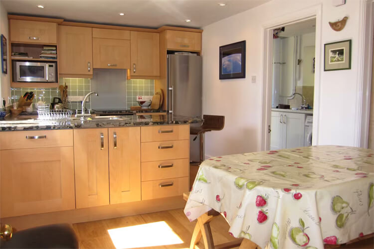 Annacombe Holiday Cottage - Image 3 - UK Tourism Online