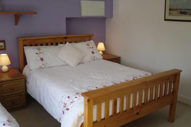 Barbican Reach Guest House - Image 2 - UK Tourism Online