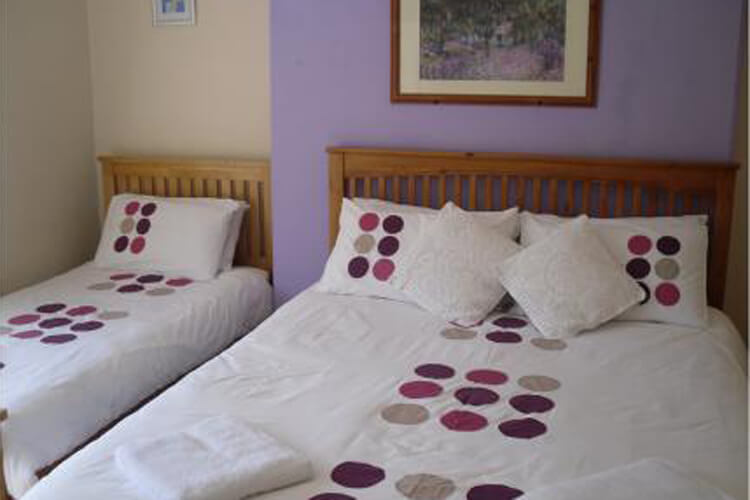 Barbican Reach Guest House - Image 3 - UK Tourism Online