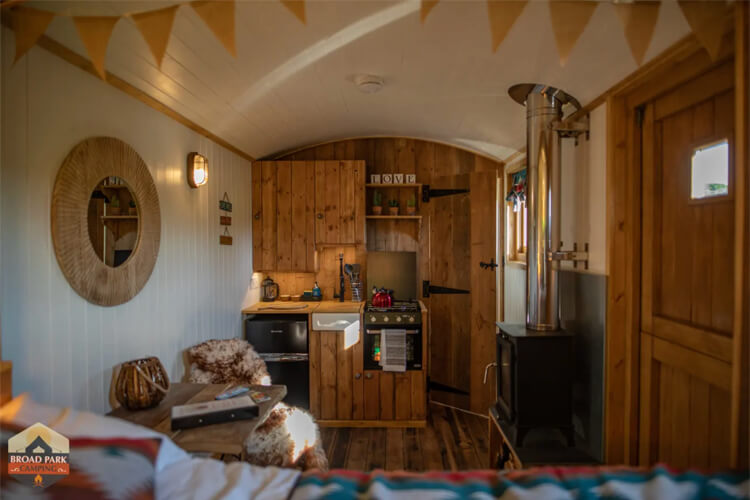 Broad Park Glamping - Image 2 - UK Tourism Online