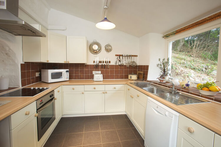 Woody Bay Cottage - Image 3 - UK Tourism Online