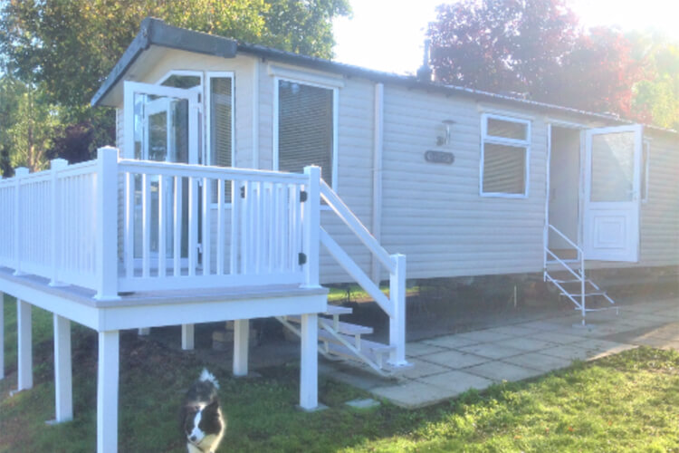 Rockley Park Private Holiday Homes - Image 1 - UK Tourism Online