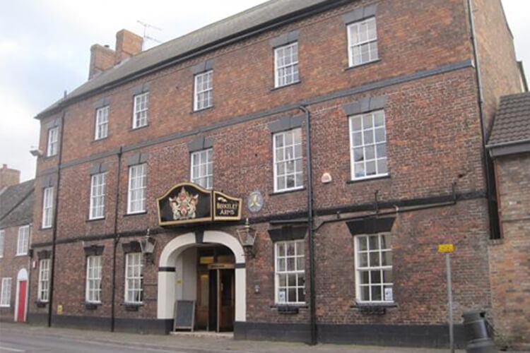 Berkeley Arms Hotel - Image 1 - UK Tourism Online