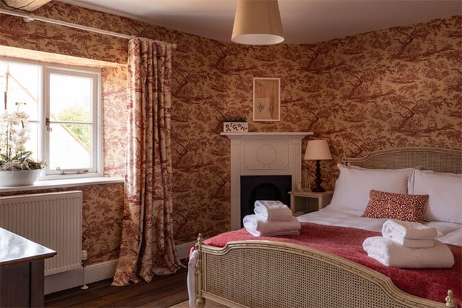 Manor Farmhouse Thumbnail | Tewkesbury - Gloucestershire | UK Tourism Online