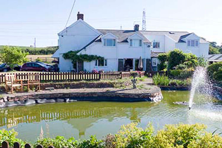 Brynawel Farm B&B - Image 1 - UK Tourism Online