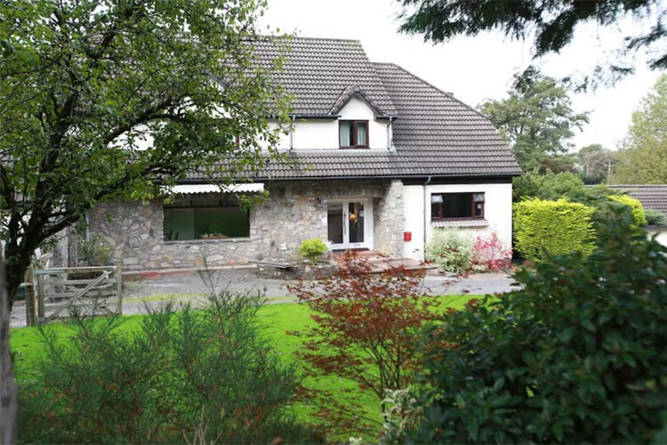 Ewenny Farm Guest House - Image 1 - UK Tourism Online