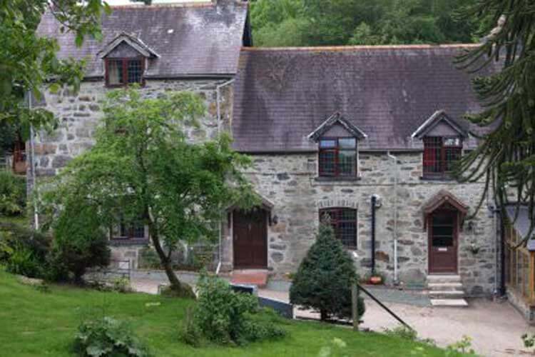 Rhiwlas Farm Holidays - Image 1 - UK Tourism Online