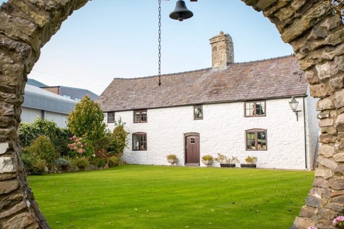 Tal-Y-Bryn Farm House B&B Thumbnail | Conwy - North Wales | UK Tourism Online