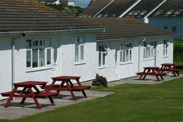 Trearddur Holiday Bungalows - Image 5 - UK Tourism Online