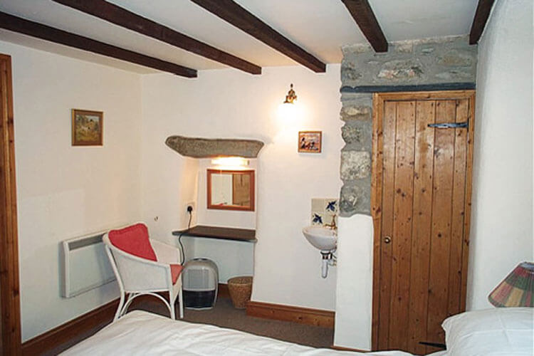 Ty Tatws Holiday Cottage - Image 3 - UK Tourism Online