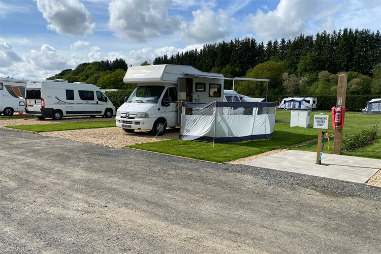 Riverside Caravan & Camping Park - Image 4 - UK Tourism Online