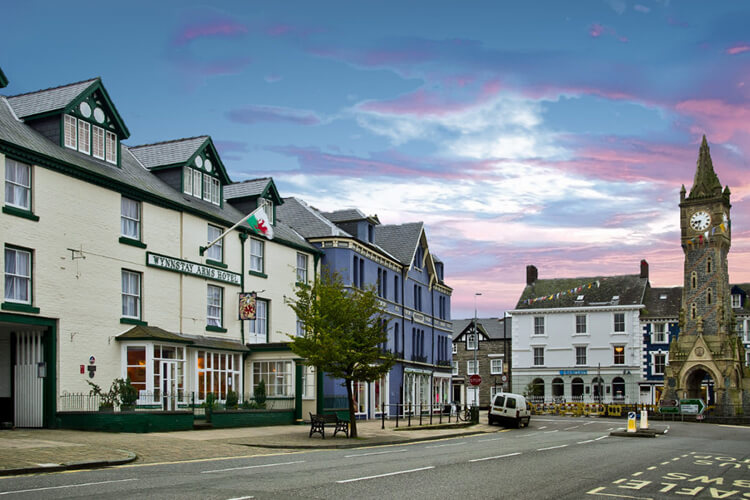 Wynnstay Hotel - Image 1 - UK Tourism Online