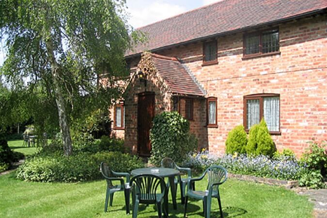 Pear Tree Holiday Cottages Thumbnail | Stratford-upon-Avon - Warwickshire | UK Tourism Online
