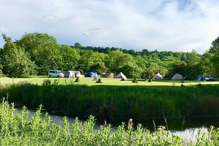 Cotswolds Camping at Holycombe - Image 2 - UK Tourism Online