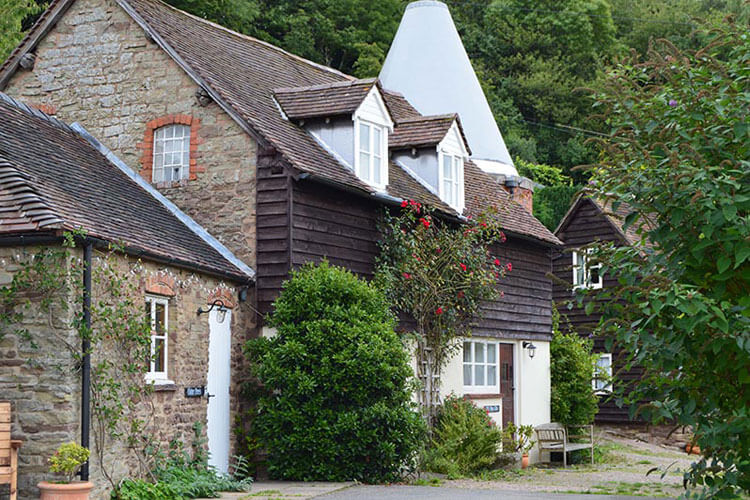 Whitewells Farm Cottages slide 2