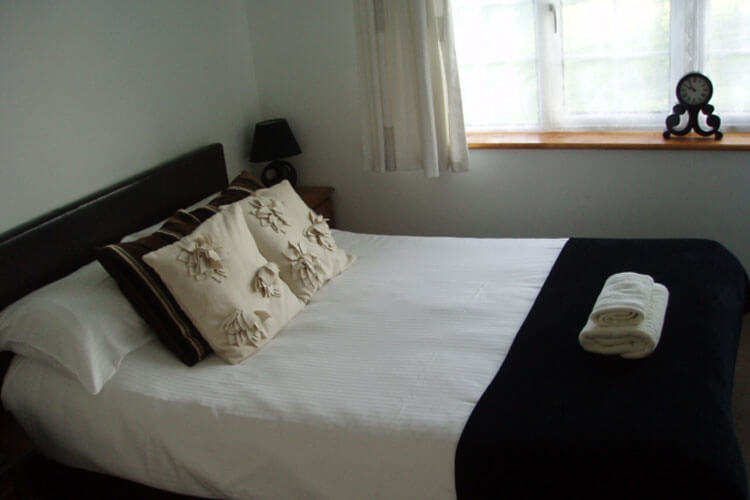 Henwick House Bed & Breakfast slide 3