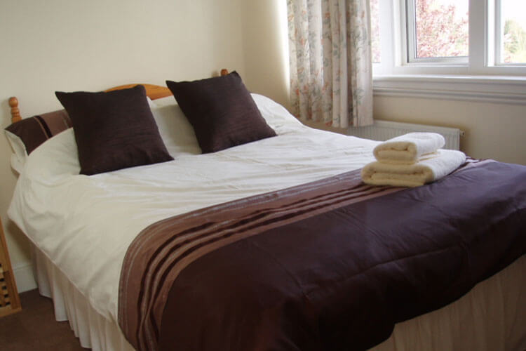 Henwick House Bed & Breakfast slide 4