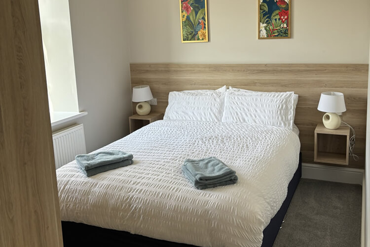 Langcliffe Park Apartment - Image 3 - UK Tourism Online